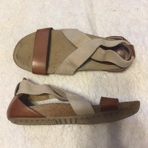 G.H. Bass&Co. sandals